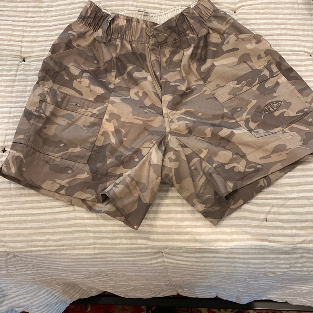 AFTCO Men's Tan Camouflage Hybrid Shorts